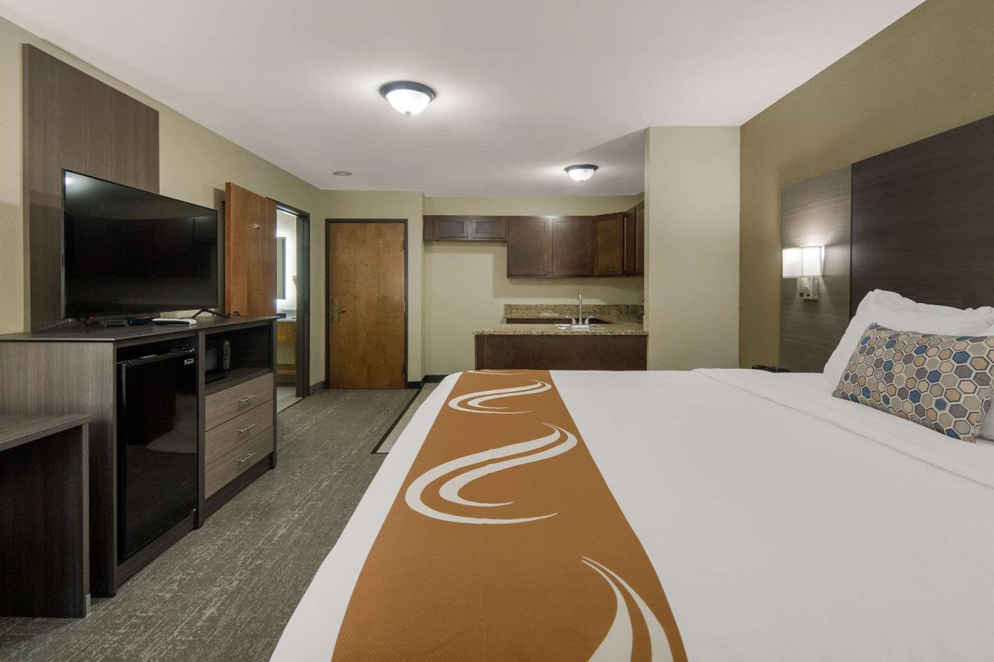 Quality Inn & Suites Roanoke - Fort Worth North Eksteriør bilde